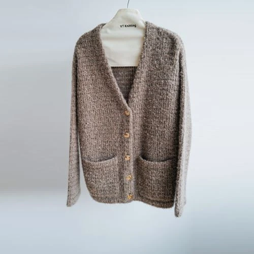 Oversized V-hals striktrøje