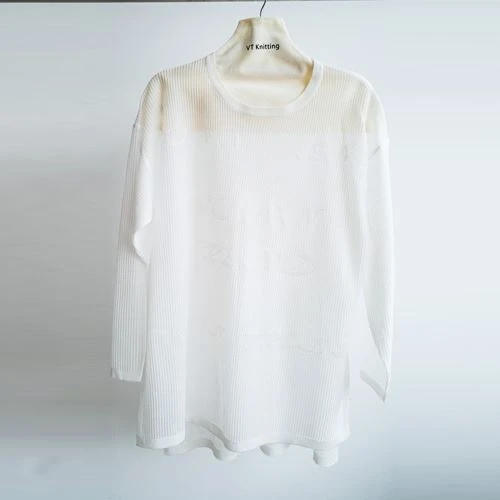 Hvid uld kabelstrik sweater